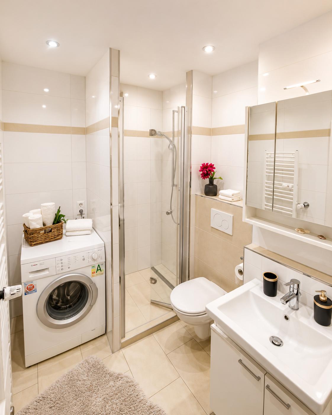 Ferienwohnung Luiza – Badezimmer mit Waschmaschine